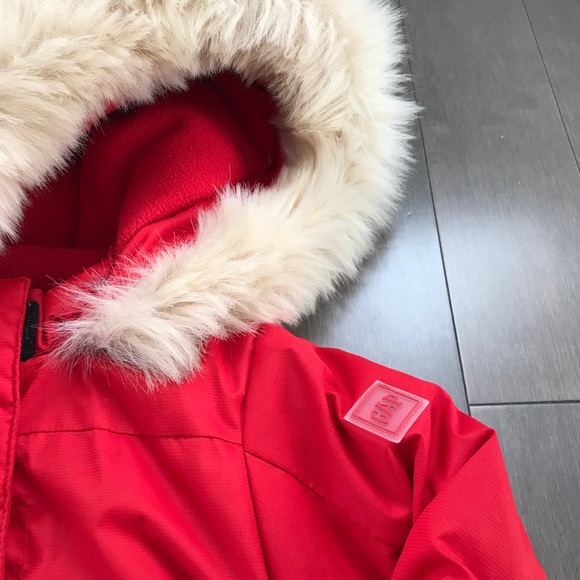 Gap winter red coat! Super good condition! - Picture 2 of 9
